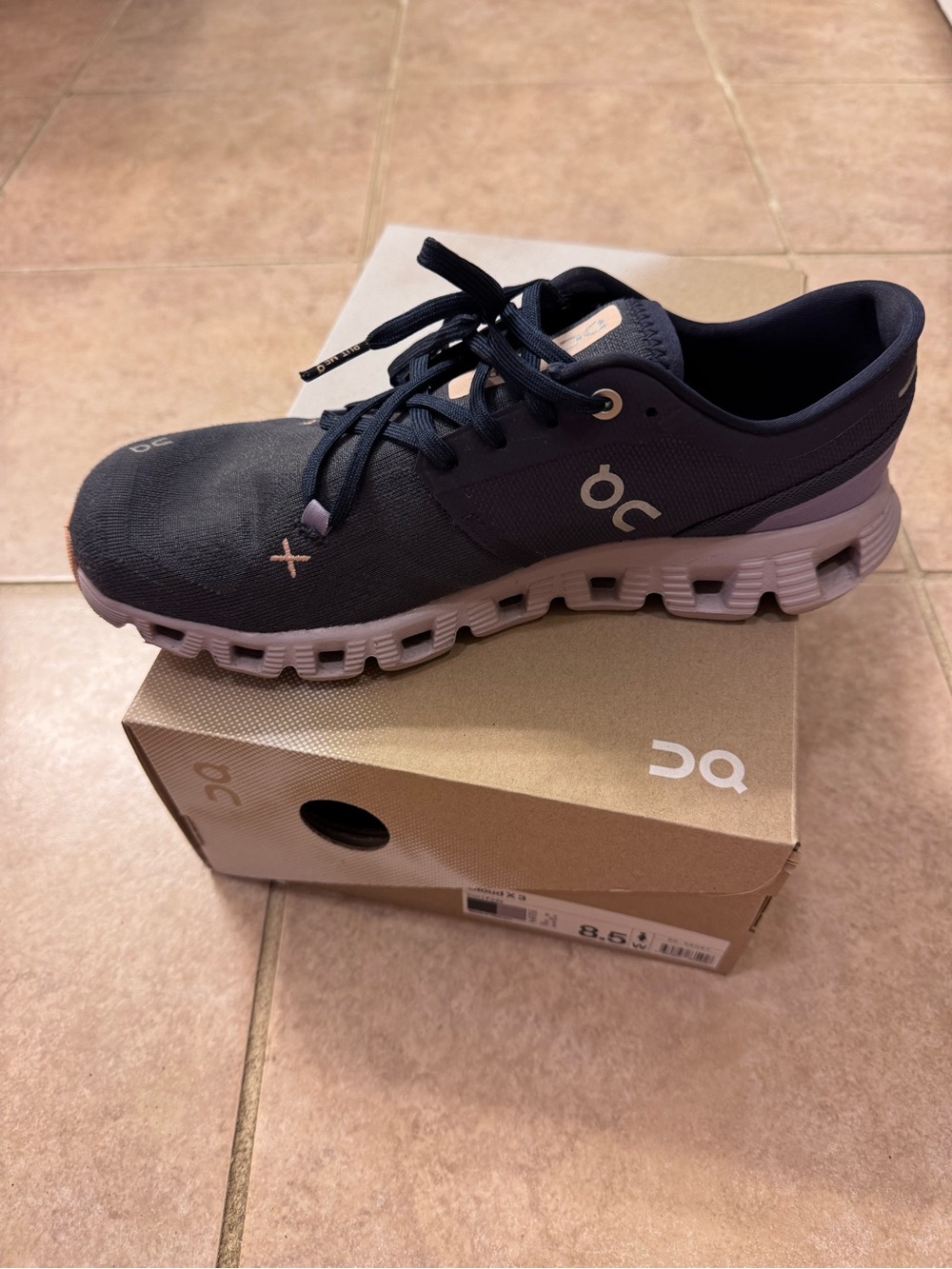 On Women's Running Shoes Cloud X 3 - Size 8.5 - Picture 9 of 12